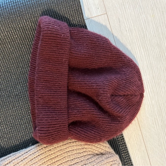 Cute toques - Picture 3 of 3